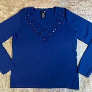 East 5th women’s V-neck slate blue long sleeve top. Size XL.